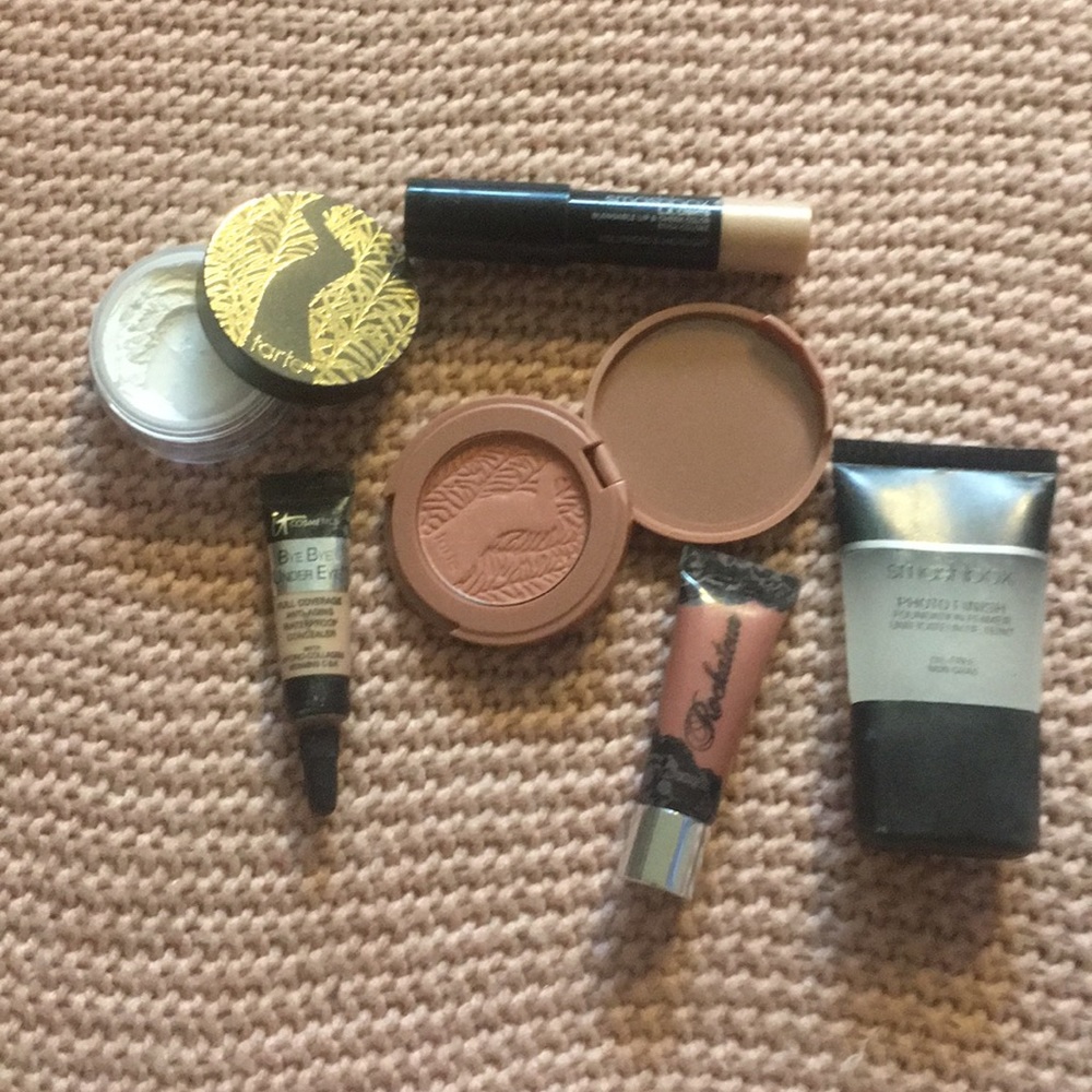 High-End Makeup Mini Bundle
